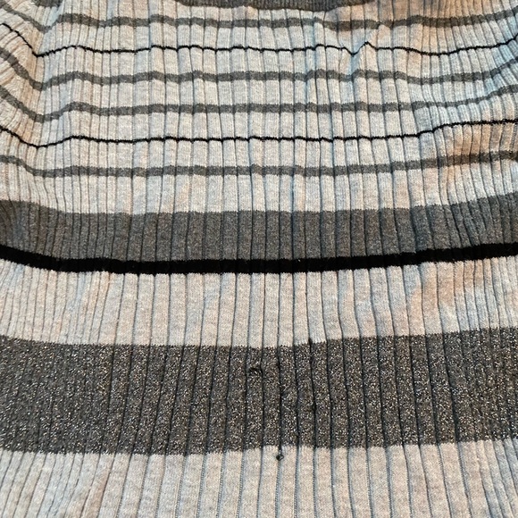 Express M Ribbed top - Picture 2 of 5